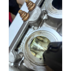 Cylinder Head RIGHT A1770100905 + Rocker Cover A1770165500 Mercedes-Benz G63 ,E63 AMG
