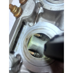 Cylinder Head RIGHT A1770100905 + Rocker Cover A1770165500 Mercedes-Benz G63 ,E63 AMG