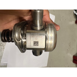 USED* Mercedes HIGH PRESSURE FUEL PUMP A2640701200