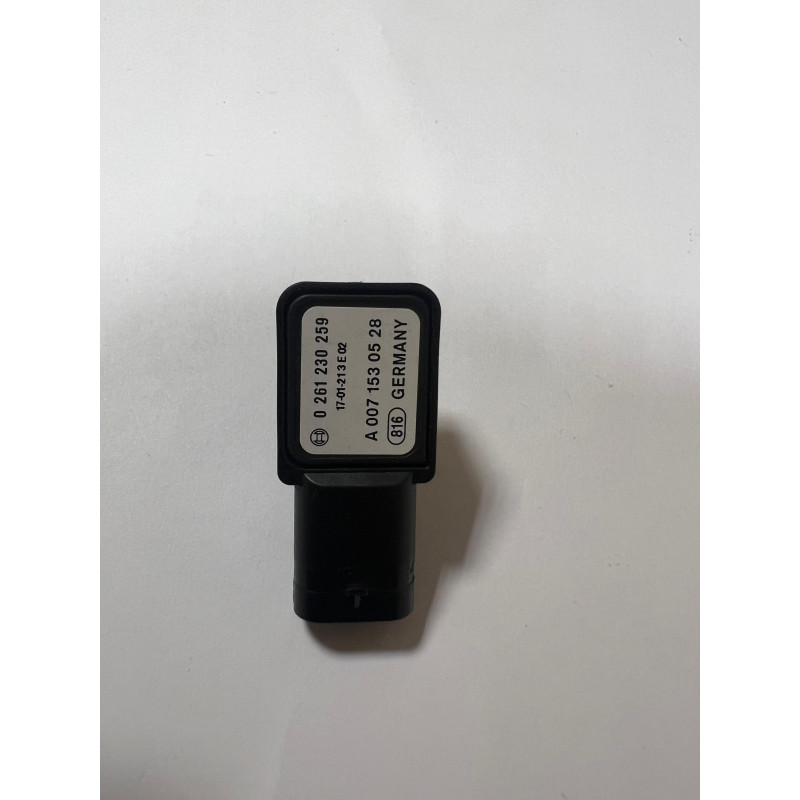 USED* Mercedes Map sensor (intake manifold) A0071530528