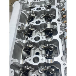 Cylinder Head RIGHT A1770100905 + Rocker Cover A1770165500 Mercedes-Benz G63 ,E63 AMG